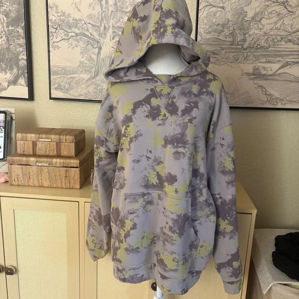 lululemon athletica size 12